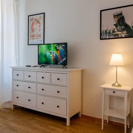 New Studio Old Building Vibrant Lindenau Wifi Tv Apartment